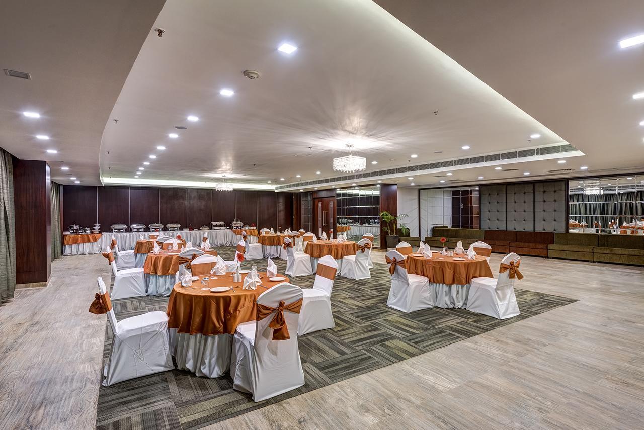 Burnpur The Fern Residency Galaxy Mall מראה חיצוני תמונה