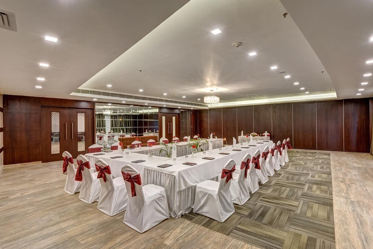 Burnpur The Fern Residency Galaxy Mall מראה חיצוני תמונה
